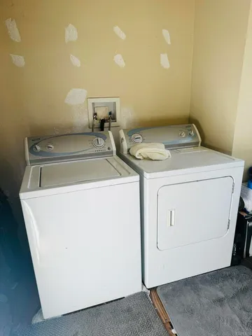 a view of a entrance gate of the house