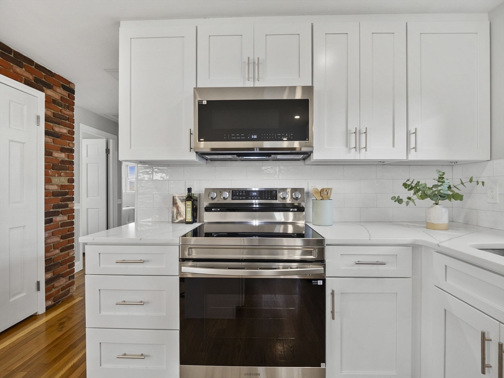 27 Hodgkins Road Rockport, MA 01966 - Photo 8 of 37
