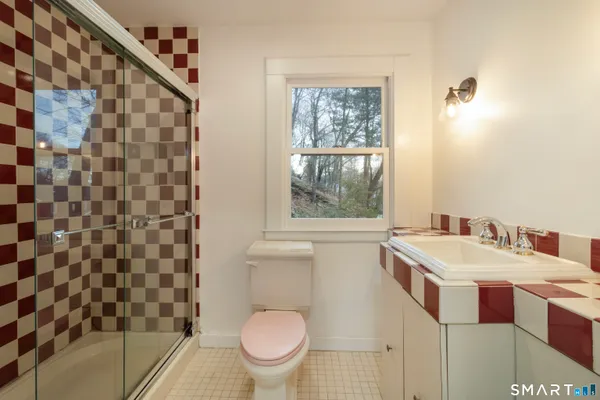 $329,999 | 33 Julian Terrace, Norwich, CT 06360