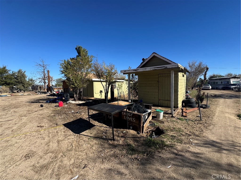 10175 Valle Vista Road Phelan, CA 92371 - Photo 21 of 27 a view of a outdoor space with a patio