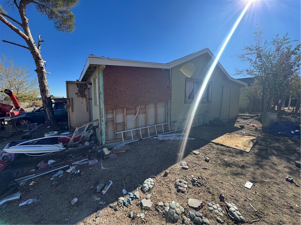 10175 Valle Vista Road Phelan, CA 92371 - Photo 23 of 27 a view of entryway