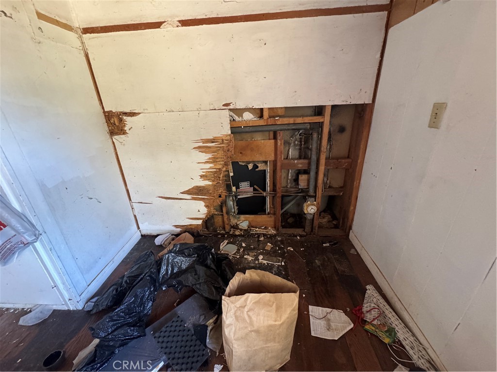 10175 Valle Vista Road Phelan, CA 92371 - Photo 4 of 27 a view of entryway