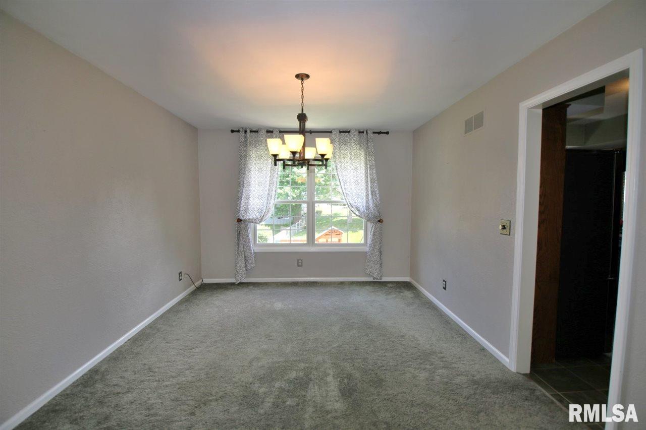 2802 North Rustic Ridge Drive Peoria, IL 61604 - Photo 11 of 36 Gallery Image 11