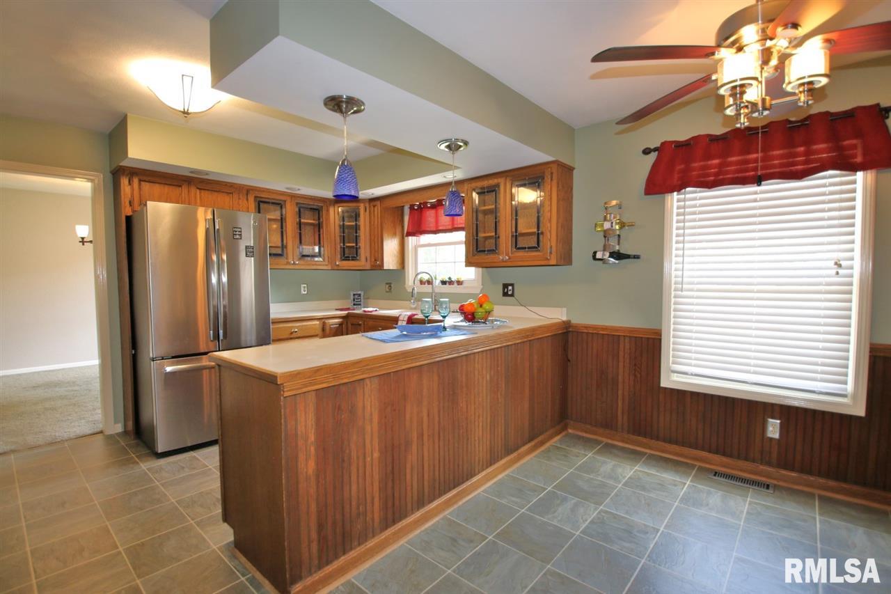 2802 North Rustic Ridge Drive Peoria, IL 61604 - Photo 14 of 36 Gallery Image 14