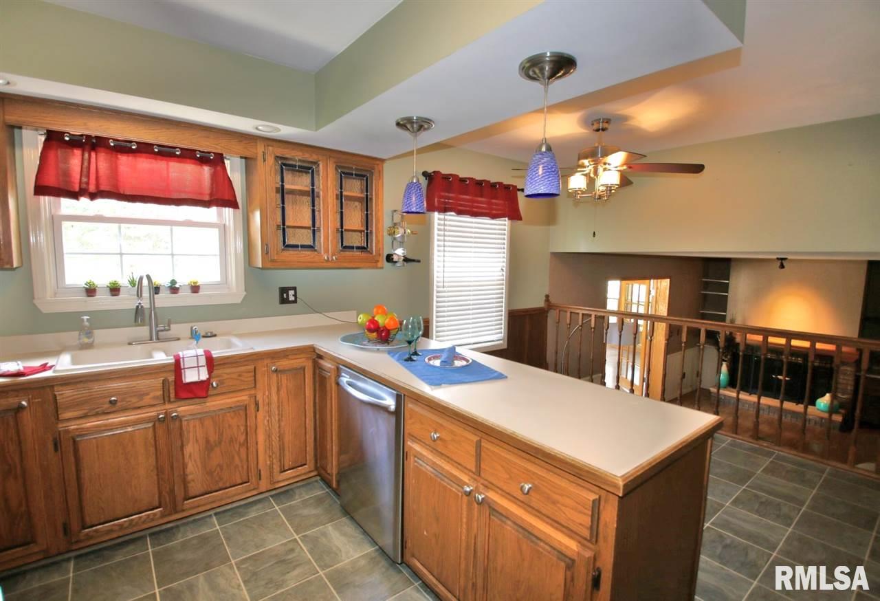 2802 North Rustic Ridge Drive Peoria, IL 61604 - Photo 16 of 36 Gallery Image 16