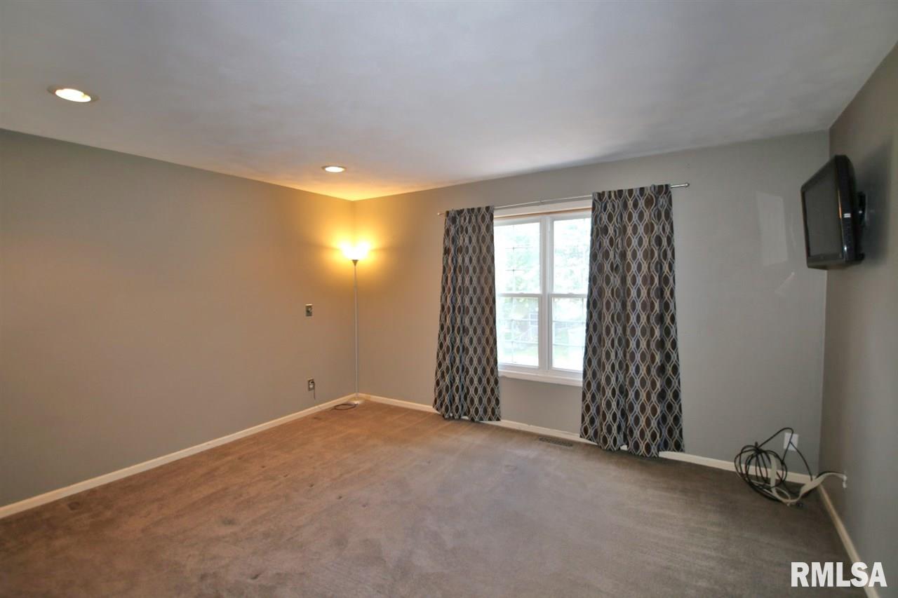 2802 North Rustic Ridge Drive Peoria, IL 61604 - Photo 22 of 36 Gallery Image 22