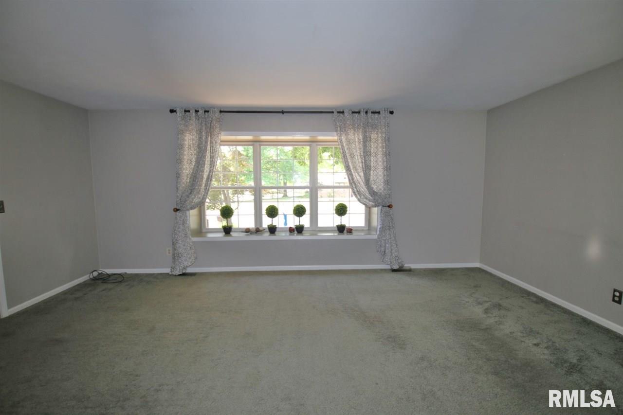 2802 North Rustic Ridge Drive Peoria, IL 61604 - Photo 9 of 36 Gallery Image 9