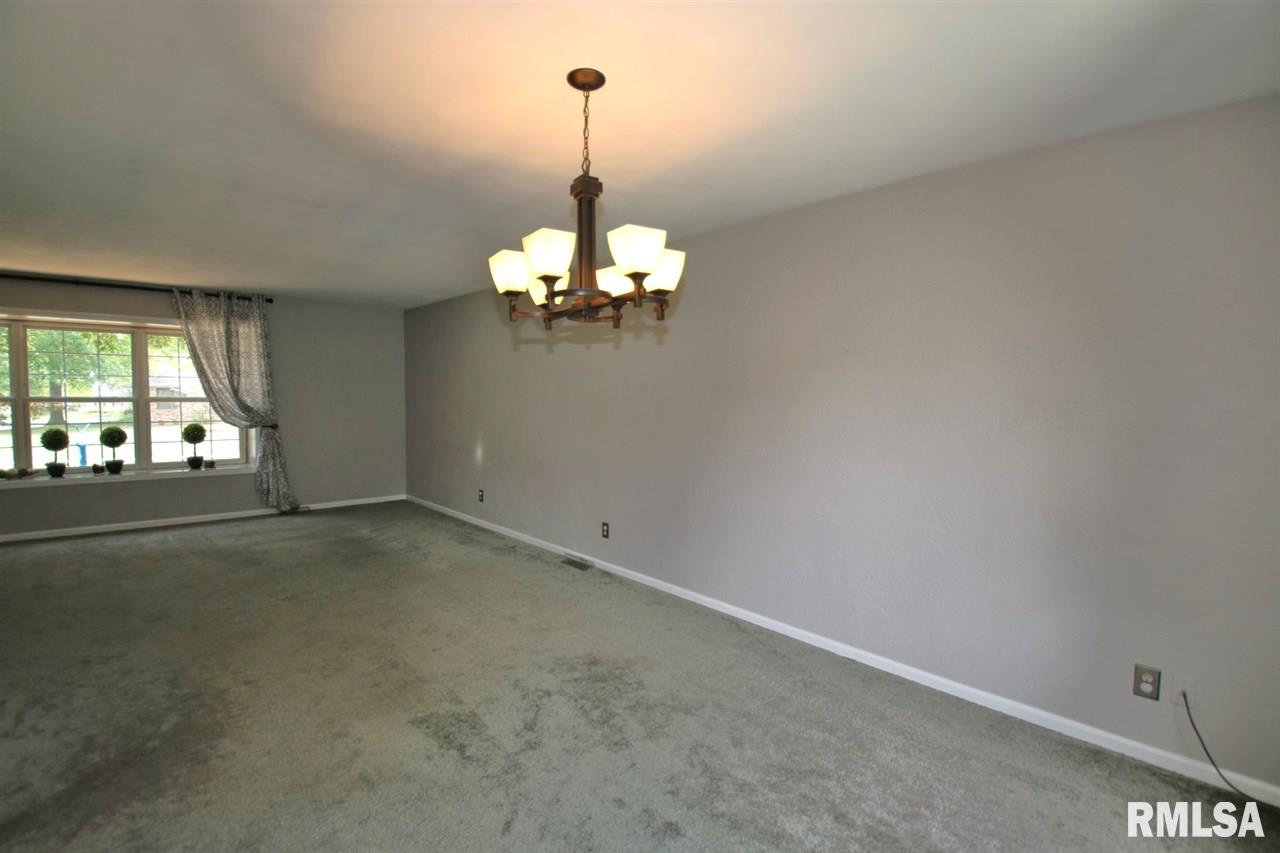 2802 North Rustic Ridge Drive Peoria, IL 61604 - Photo 10 of 36 Gallery Image 10