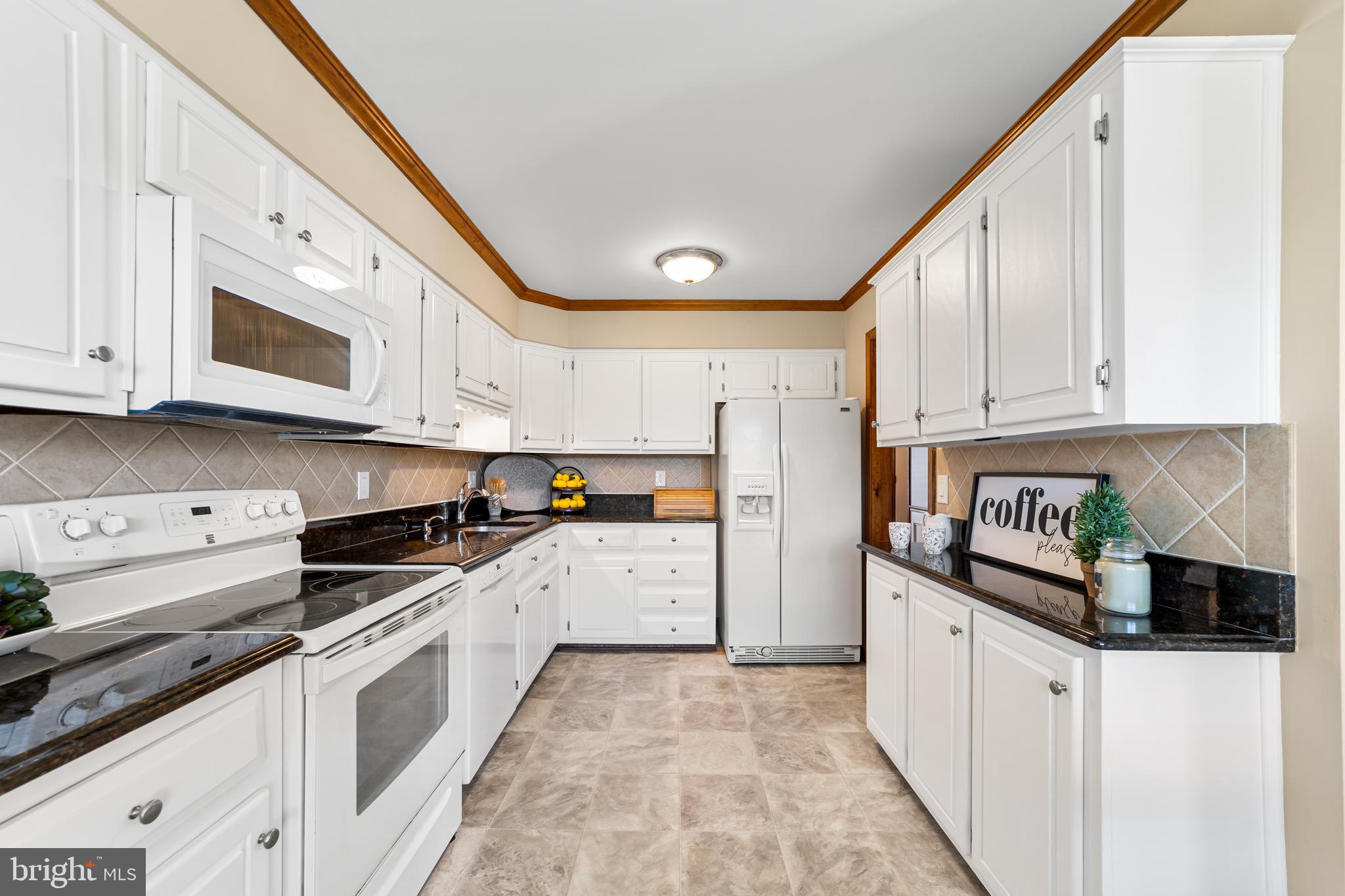 145 Country Farms Road Marlton, NJ 08053 - Photo 16 of 32 Kitchen work-space