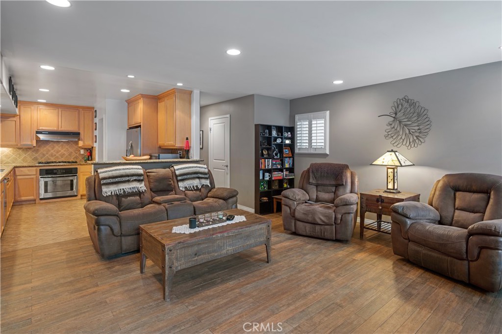 2609 South Denison Ave