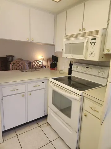 $1,250 | 1250 South Pinellas Avenue, Unit 506, Tarpon Springs, FL 34689