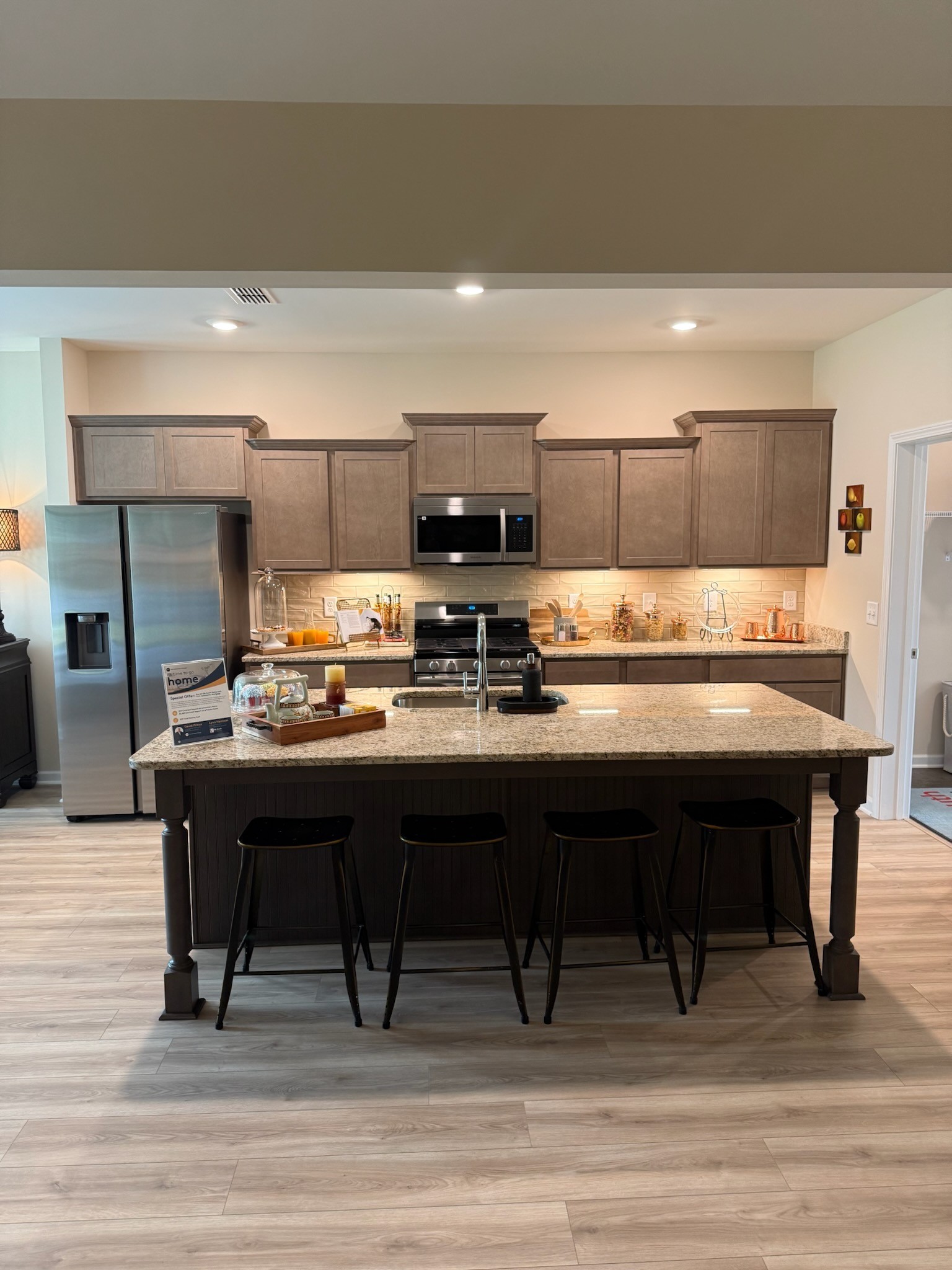 39 Stillwater Way Tullahoma, TN 37388 - Photo 5 of 10 a room with a table and chairs