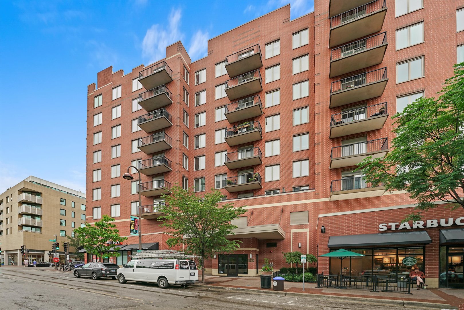 515 Main Street, Unit 307 Evanston, IL 60202 - Photo 20 of 29 front view of a building