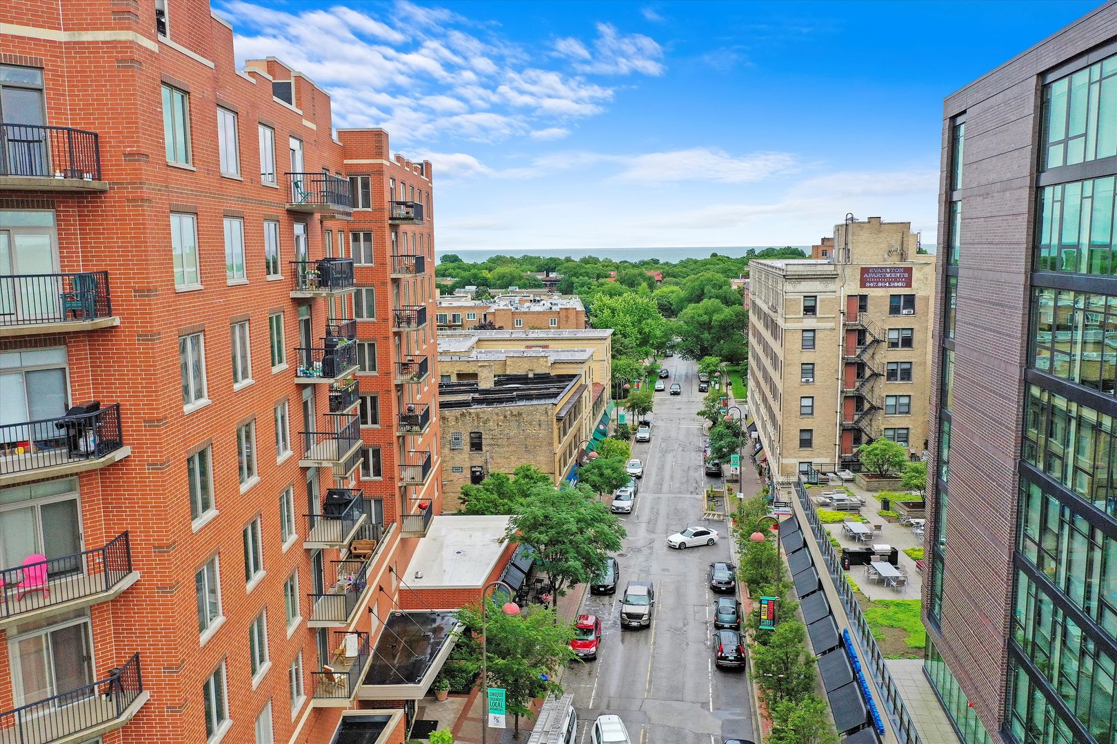 515 Main Street, Unit 307 Evanston, IL 60202 - Photo 26 of 29 a city view with tall buildings