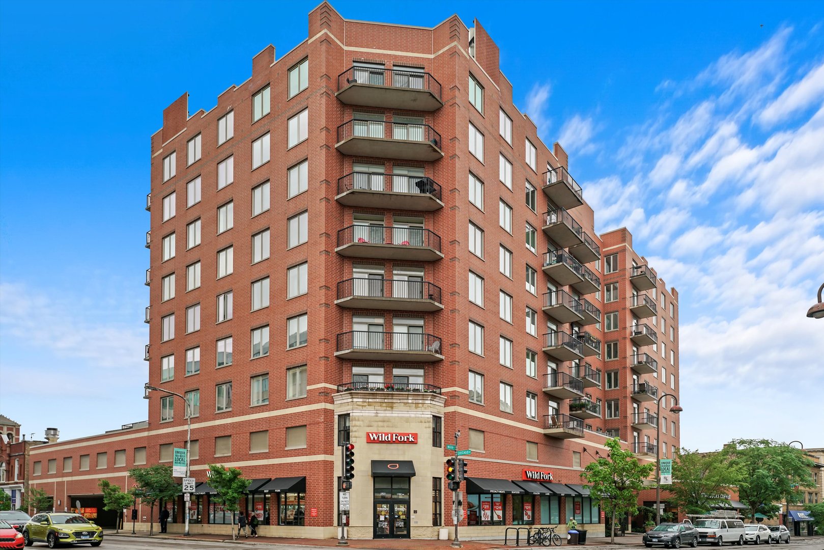 515 Main Street, Unit 307 Evanston, IL 60202 - Photo 29 of 29 front view of a building