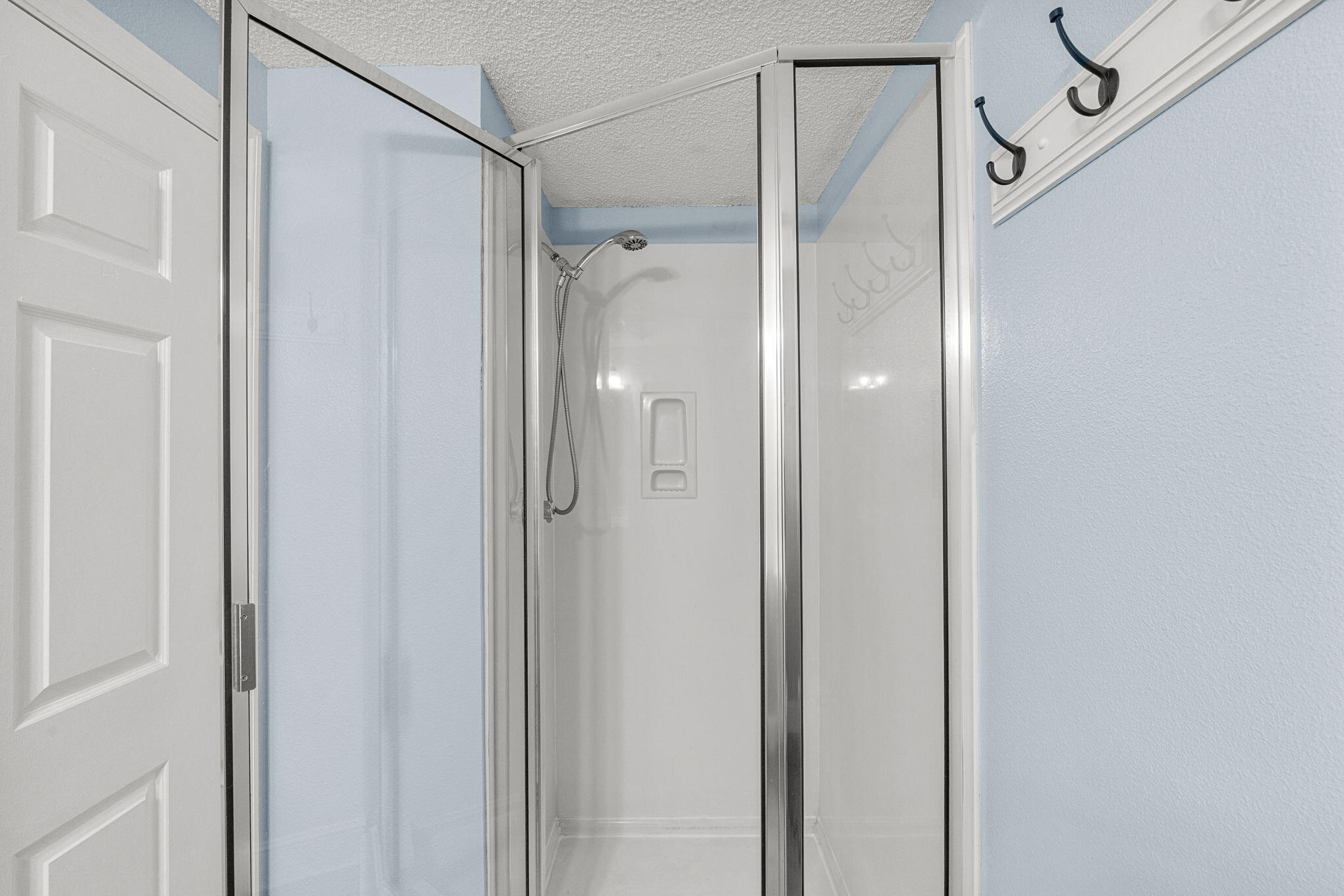 10901 Front Beach Road, Unit 1906 Panama City Beach, FL 32408 - Photo 17 of 33 Shower