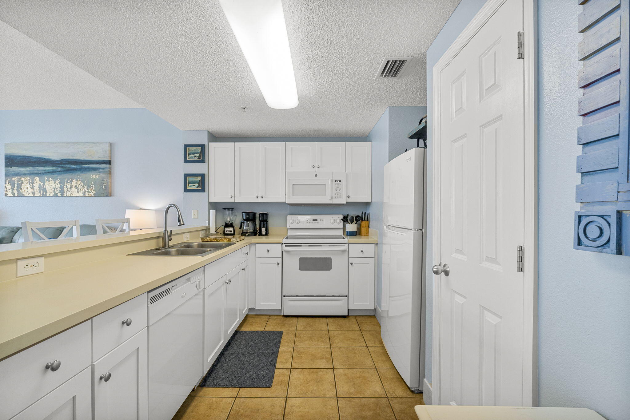 10901 Front Beach Road, Unit 1906 Panama City Beach, FL 32408 - Photo 9 of 33 Kitchen