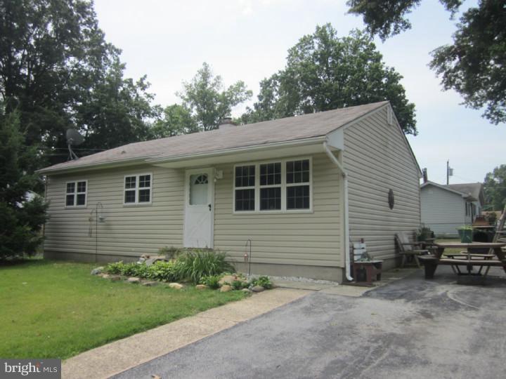 17 Quaker Road Pennsville, NJ 08070 - Photo 3 of 8