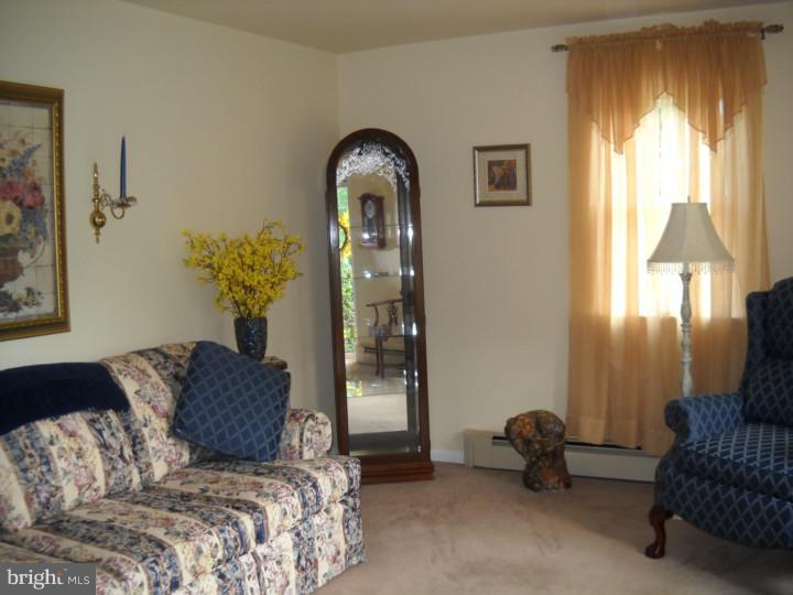 1455 Shenkel Road Pottstown, PA 19465 - Photo 12 of 24 Living Room