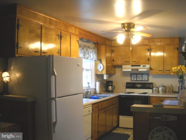 1455 Shenkel Road Pottstown, PA 19465 - Photo 15 of 24 Kitchen