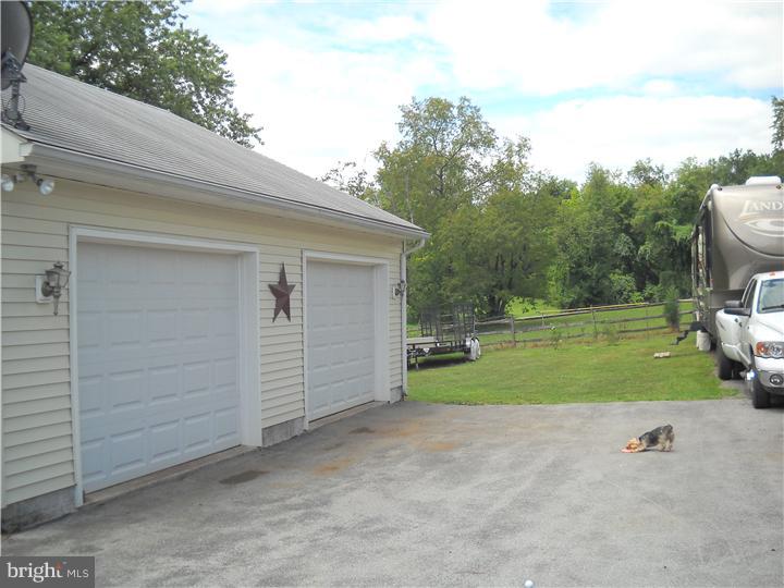 1455 Shenkel Road Pottstown, PA 19465 - Photo 7 of 24 Garage