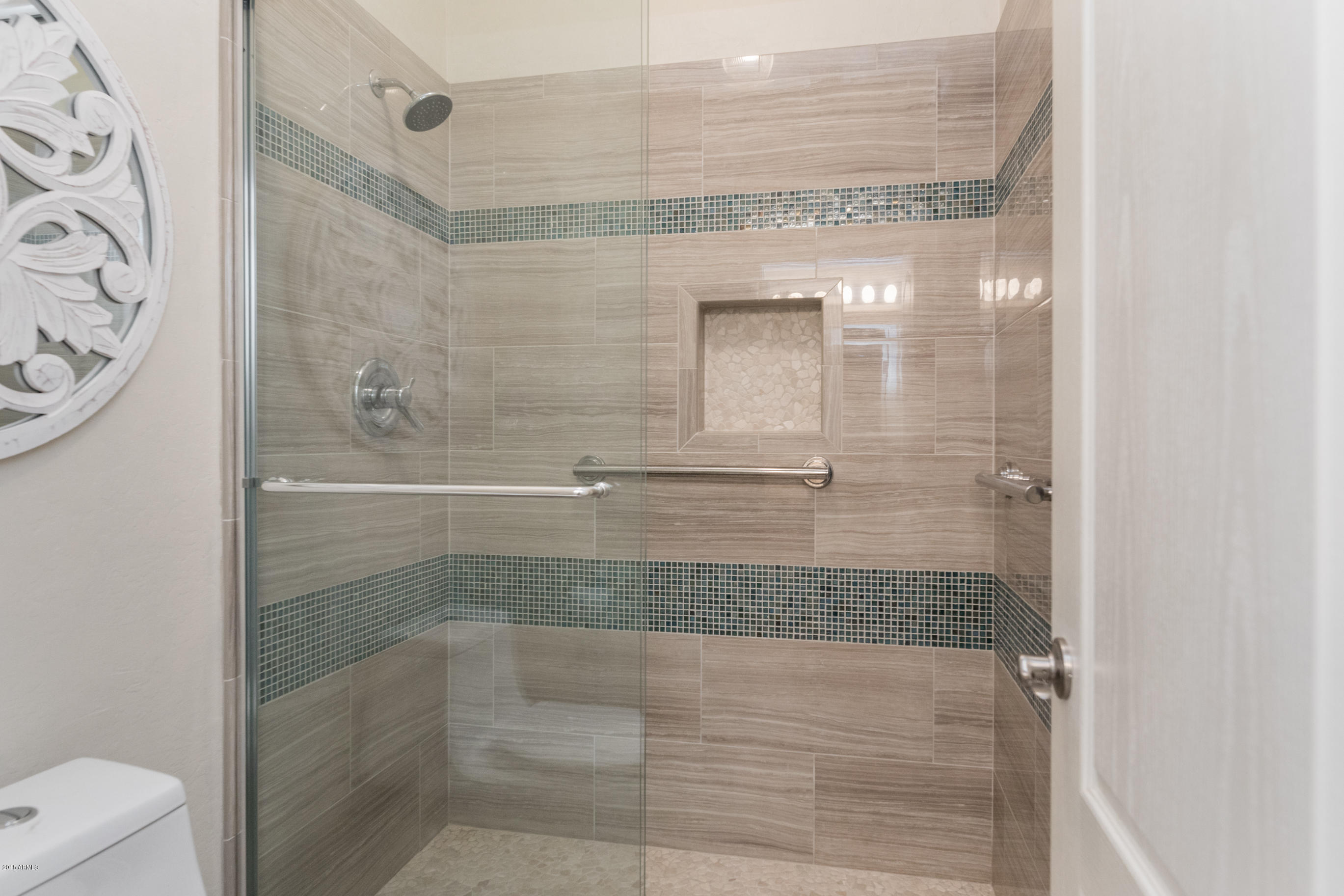 500 East Irvine Road Phoenix, AZ 85086 - Photo 21 of 35 Stylish Guest Bath