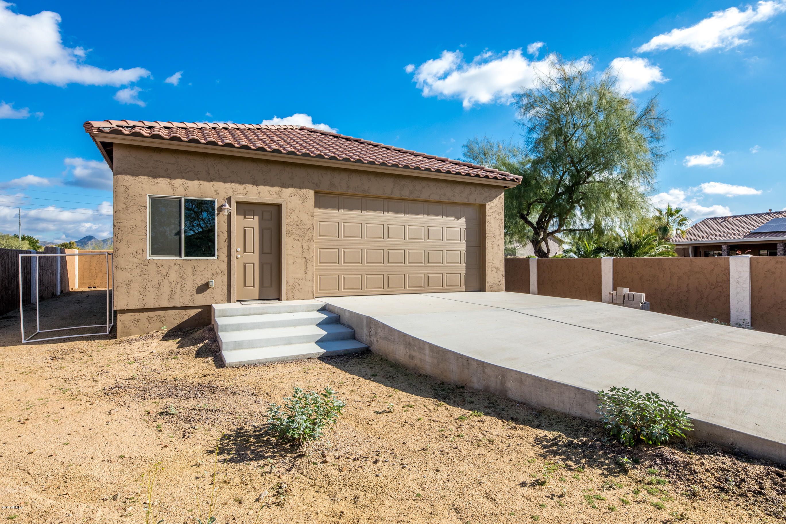500 East Irvine Road Phoenix, AZ 85086 - Photo 8 of 35 Front entry