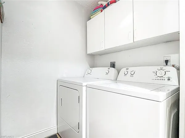 $1,975 | 1044 Woodshire Lane, Unit B102, Naples, FL 34105