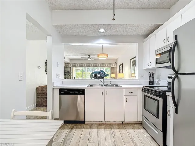 $2,150 | 1044 Woodshire Lane, Unit B102, Naples, FL 34105