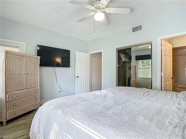 $1,975 | 1044 Woodshire Lane, Unit B102, Naples, FL 34105