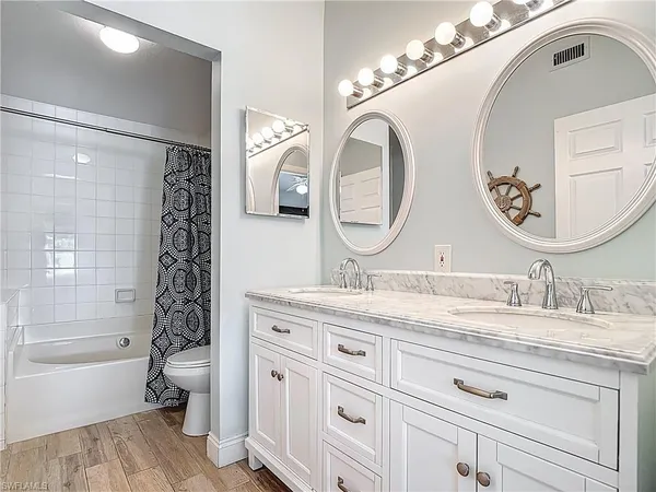 $1,975 | 1044 Woodshire Lane, Unit B102, Naples, FL 34105