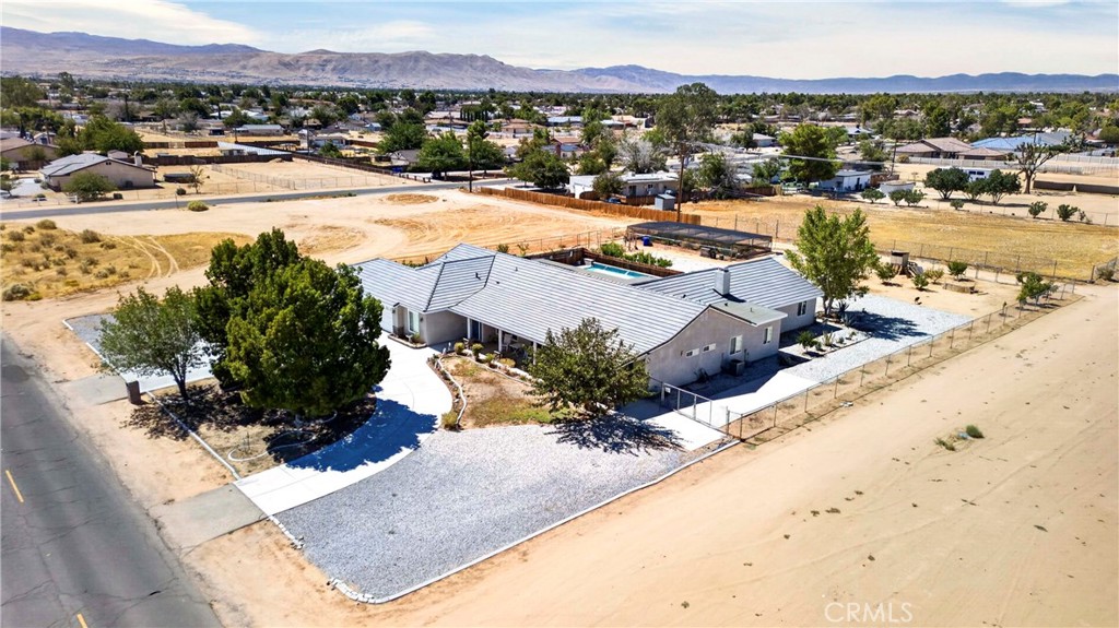 21031 Rancherias Road Apple Valley, CA 92307 - Photo 4 of 39 Gallery Image 4