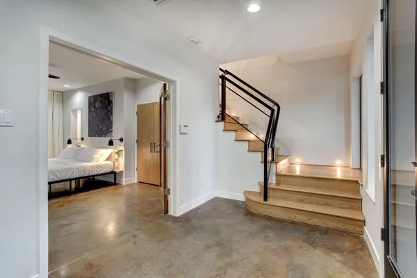 $5,725 | 5002 Milam Street, Houston, TX 77006