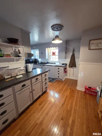 $165,000 | 911 Brown Avenue, Galesburg, IL 61401