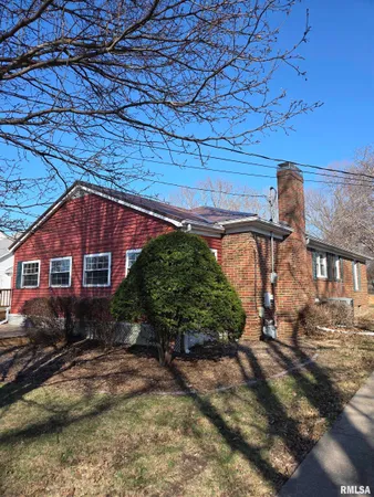 $165,000 | 911 Brown Avenue, Galesburg, IL 61401