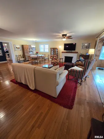 $165,000 | 911 Brown Avenue, Galesburg, IL 61401