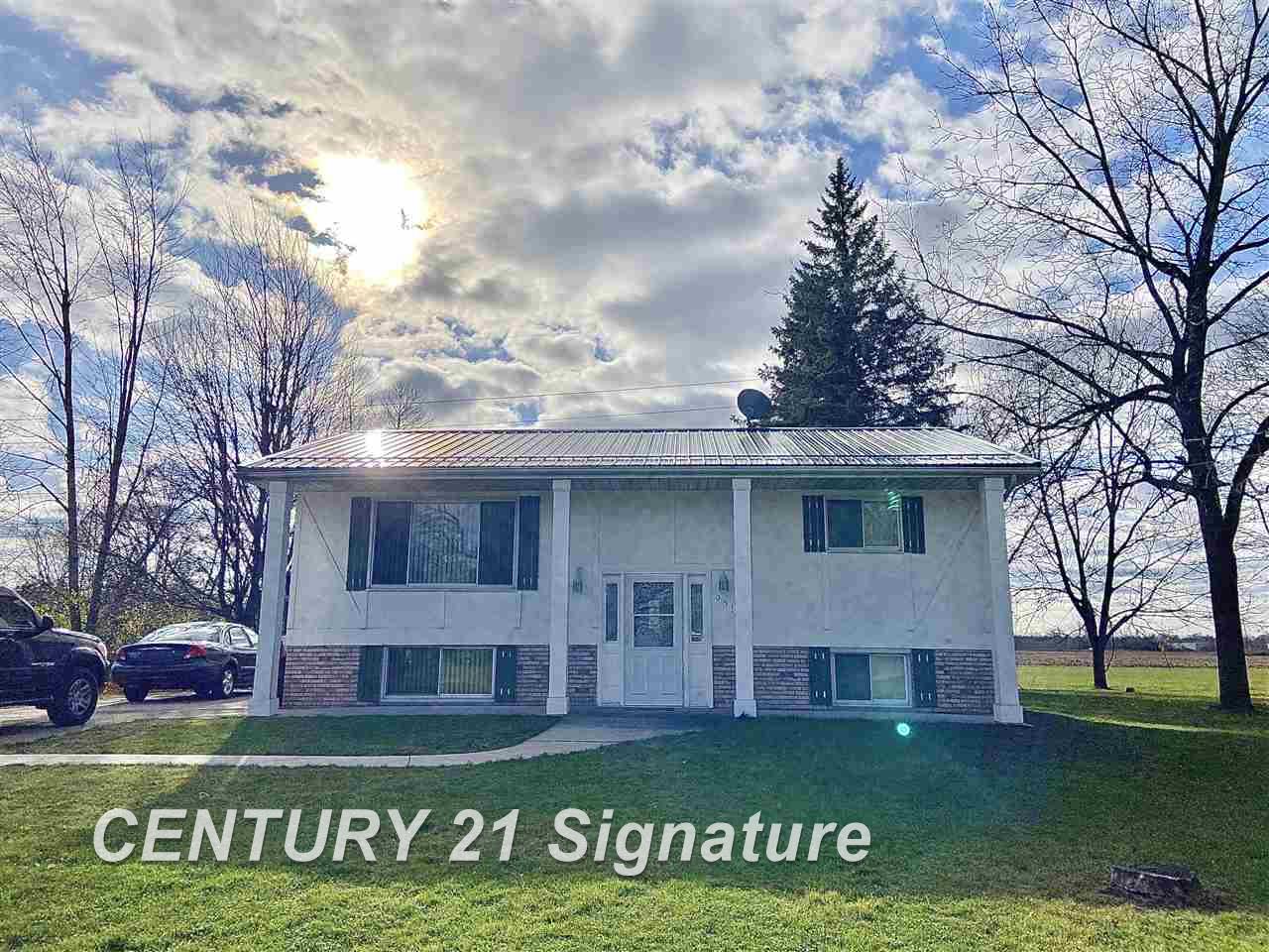 931 Edison Street Zilwaukee, MI 48604 - Photo 1 of 12