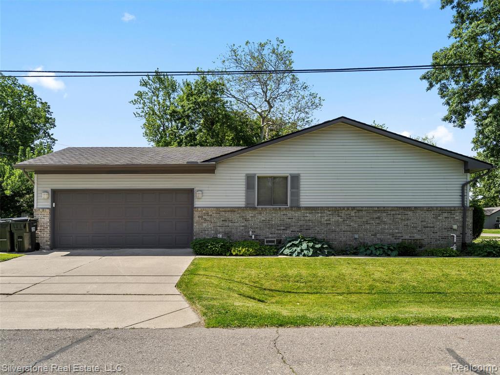 2807 Hartline Drive Rochester Hills, MI 48309 - Photo 27 of 35