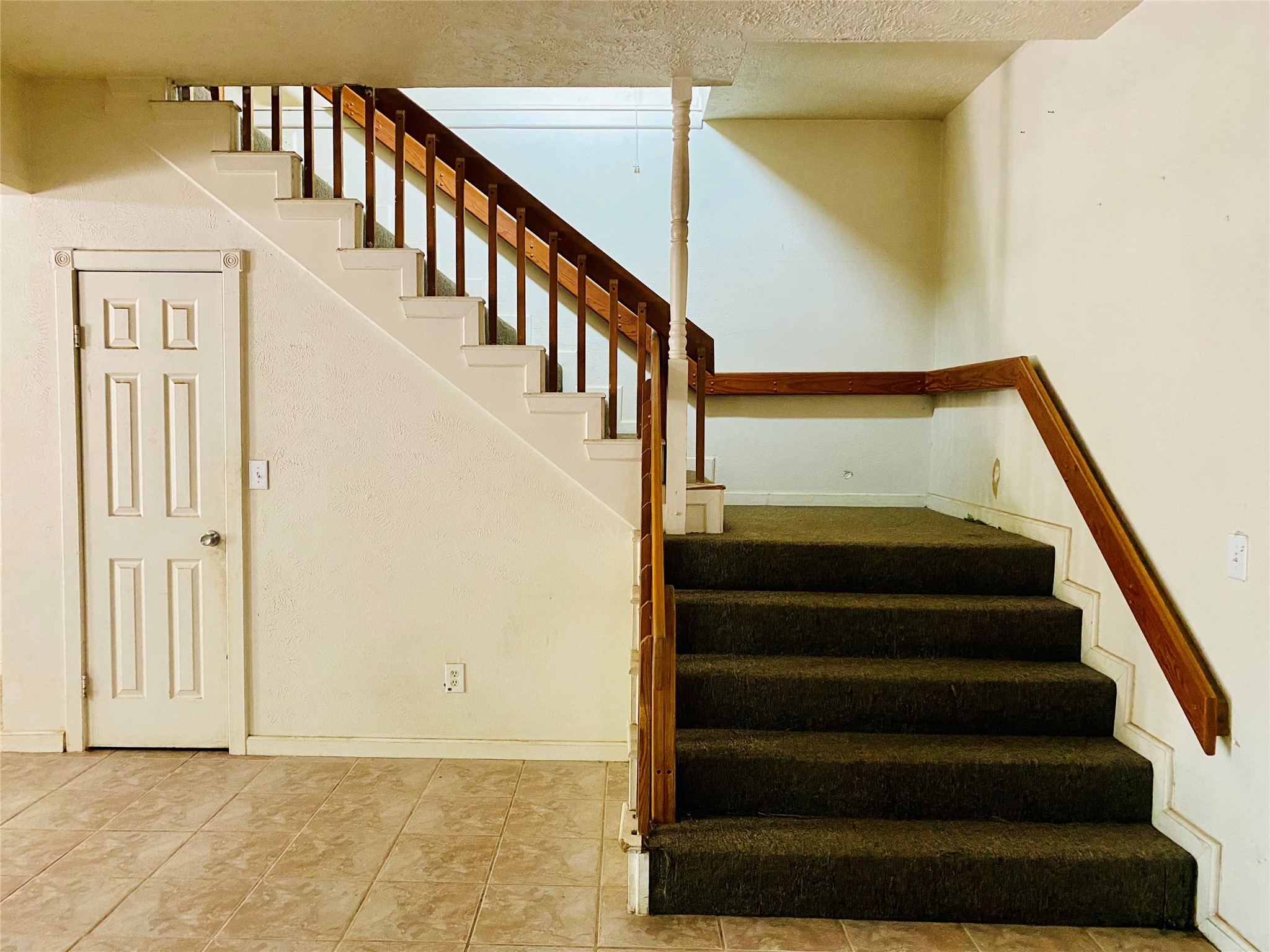 2500 Southline Road Conroe, TX 77384 - Photo 10 of 31 Storage closet off Dining area, and stairs to upper level
