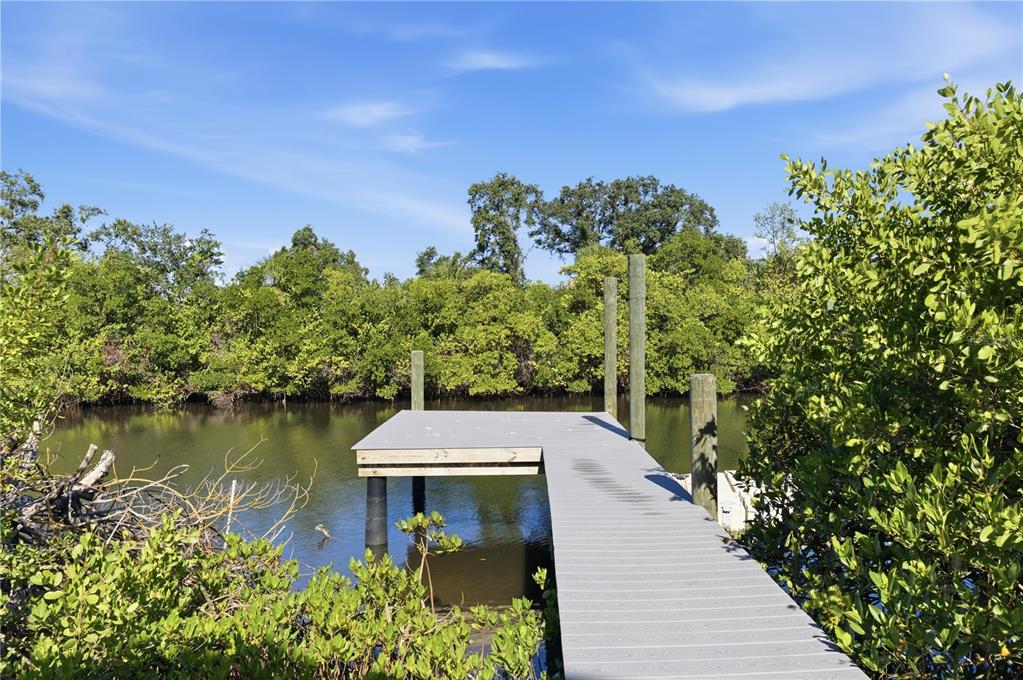 3303 West Shell Point Road Ruskin, FL 33570 - Photo 4 of 42