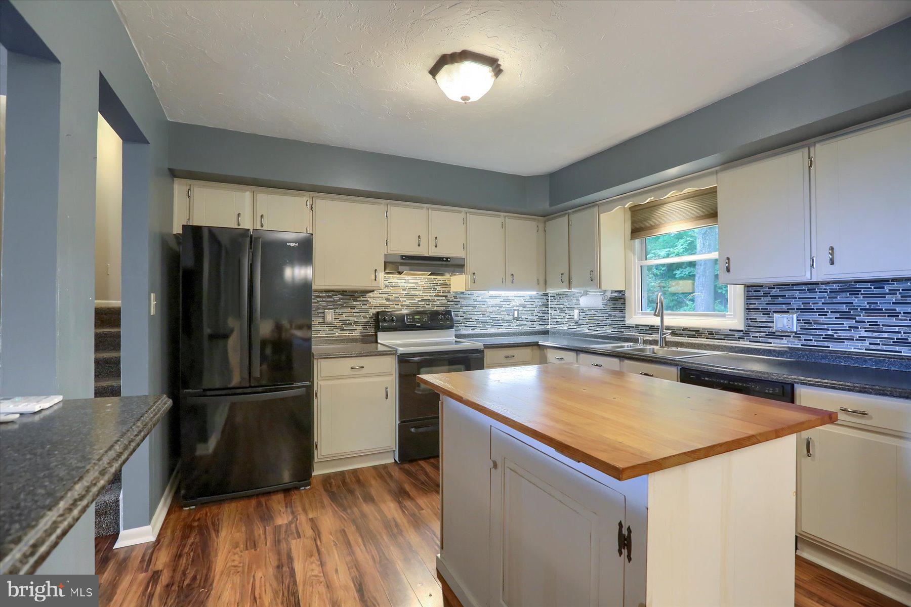 5801 Crone Road Dover, PA 17315 - Photo 16 of 48 Gallery Image 16