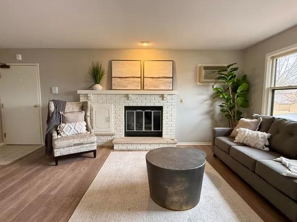 $199,900 | 975 Manor Drive, Unit 83, Neenah, WI 54956