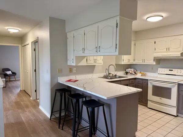 $199,900 | 975 Manor Drive, Unit 83, Neenah, WI 54956