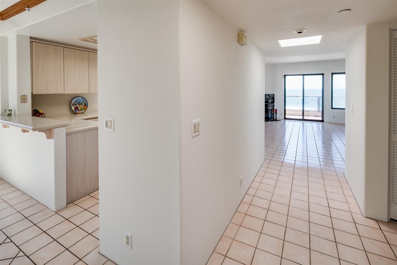333 Coast Boulevard, Unit 18 La Jolla, CA 92037 - Photo 6 of 18