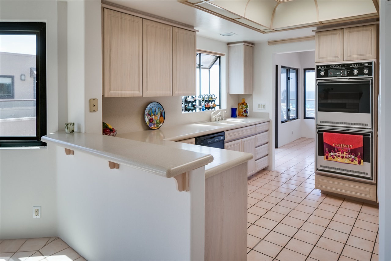 333 Coast Boulevard, Unit 18 La Jolla, CA 92037 - Photo 9 of 18