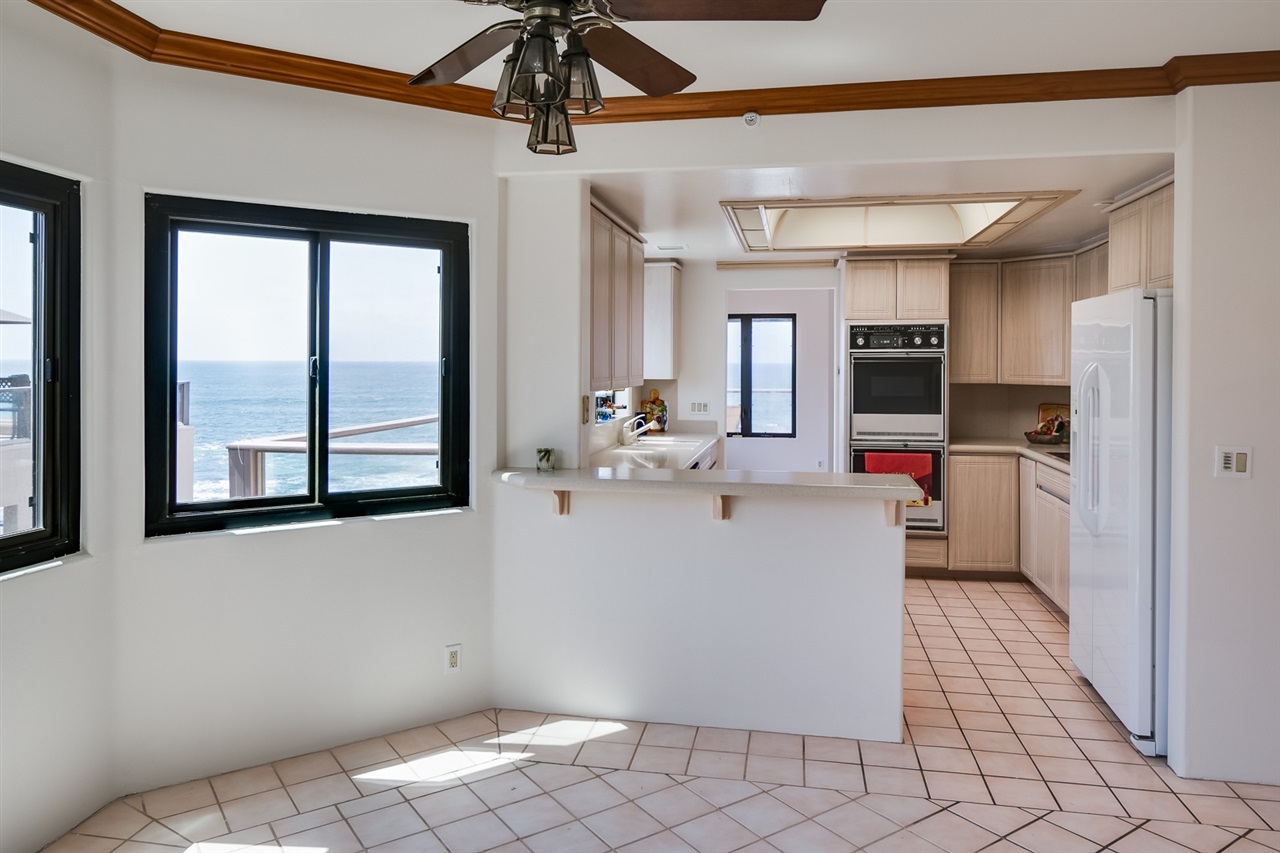 333 Coast Boulevard, Unit 18 La Jolla, CA 92037 - Photo 10 of 18