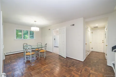 $669,000 | 10 Grove Mews, Chappaqua, NY 10514