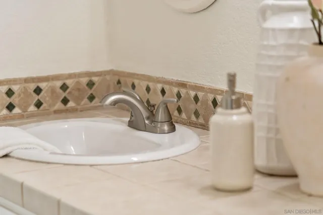 a close view of sink