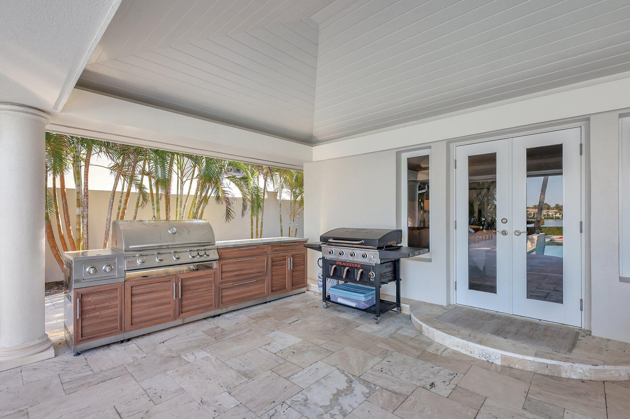 18896 Point Drive Tequesta, FL 33469 - Photo 38 of 62 Grill Area