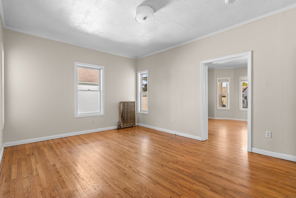 26 Mckinley Road Worcester, MA 01605 - Photo 11 of 36 Gallery Image 11